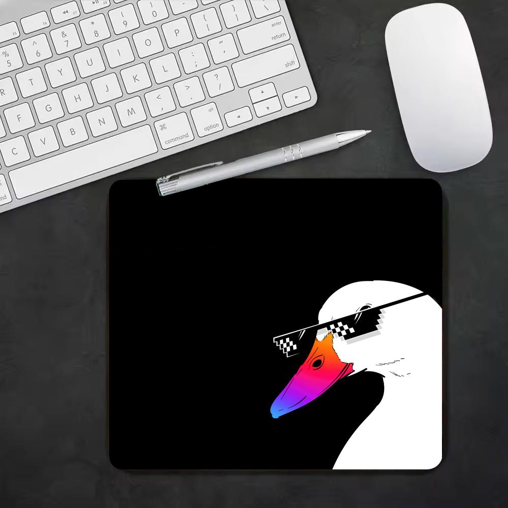 Cute White Goose  Pattern Smal - Desk Setup Background 评论和价格